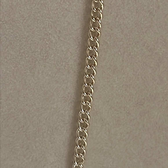 31” gold tone Infinity chain necklace 2” open scrollwork pendant w/8 medallions - Picture 8 of 14